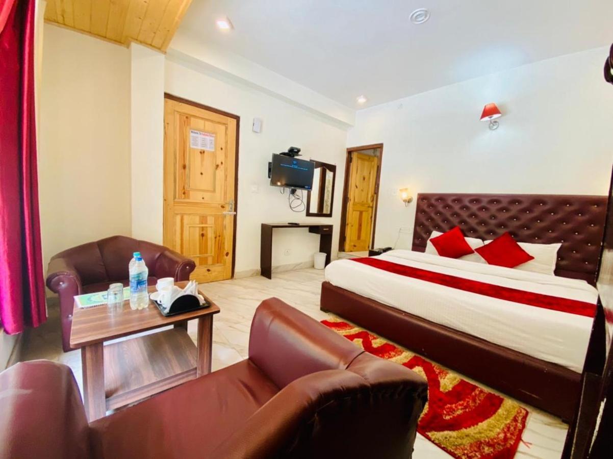Hotel Hadimba Palace - Near Mall Road Manāli Exteriör bild