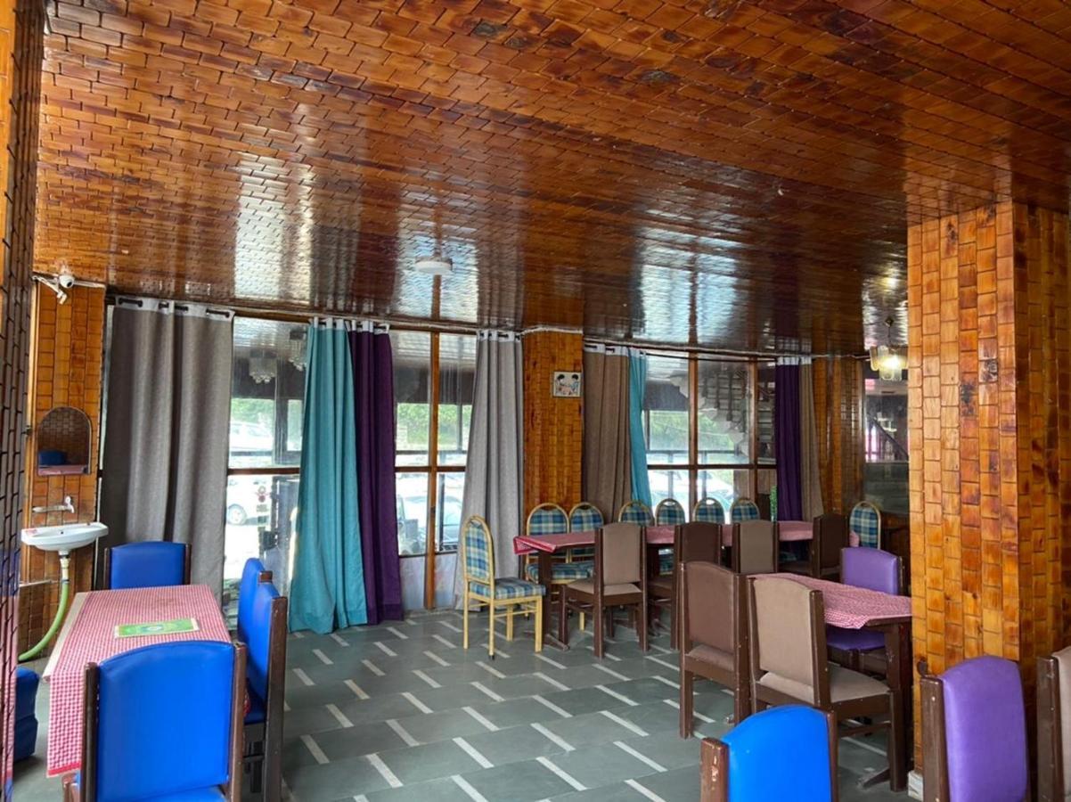 Hotel Hadimba Palace - Near Mall Road Manāli Exteriör bild